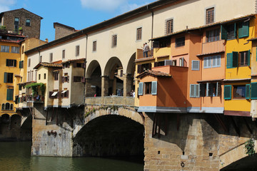 Fototapeta na wymiar The ponte vecchio in Florence
