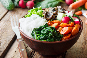 Lunch bowl with noodles and vegetables
