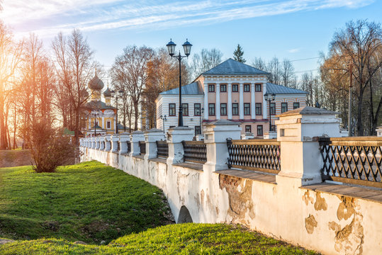 Дорога в Кремль Road to the Uglich Kremlin