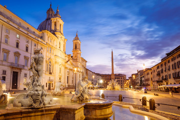Fototapeta na wymiar Scenic view of Piazza Navona in Rome before sunrise