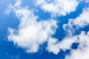 Fototapeta premium soft focus blue sky and cloudy windy tropical polarise shiny style background