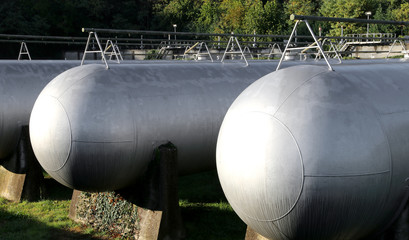 cylindrical tanks of an industrial plant for the storage of meth