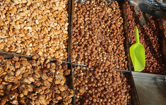 toasted peanuts with sugar for sale at the market