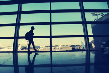 Fototapeta na wymiar traveler at the airport
