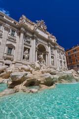 Fototapeta na wymiar Fountain di Trevi in Rome Italy