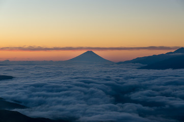 富士山と雲海 - 152596845