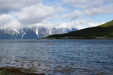 Naklejka na ściany i meble Fjord in Norwegen