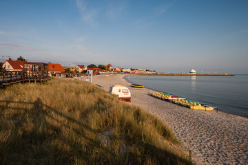 Plaża w Helu o poranku od strony portu.