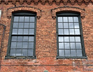 Fototapeta na wymiar Old building exterior wall and windows background