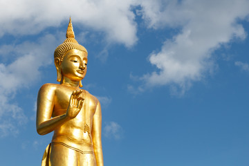 Fototapeta premium Golden buddha statue