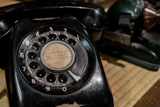 黒電話 Images Browse 445 Stock Photos Vectors And Video Adobe Stock