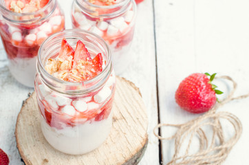 Yoghurt with strawberries