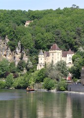Fototapeta na wymiar promenade en gabarre sur la Dordogne à la Roque-gageac,périgord noir