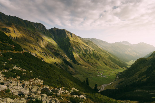 Blick ins Oberbergtal im Stubaital, &Ouml;sterreich