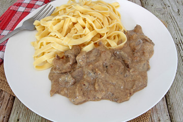 rognons de boeuf et tagliatelles