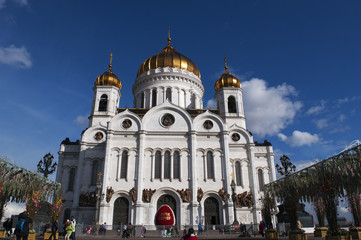 Fototapeta na wymiar Mosca, Russia, 26/04/2017: vista della Cattedrale di Cristo Salvatore, la più alta chiesa cristiana ortodossa del mondo