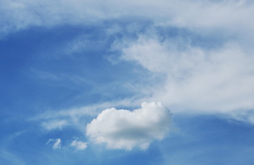 Fototapeta na wymiar cloudy floating on bright sky in sunshine day
