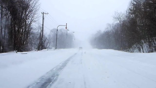 Driving scene in the blizzard at Shiretoko of Hokkaido, Japan. (北海道 知床 吹雪のドライブシーン)