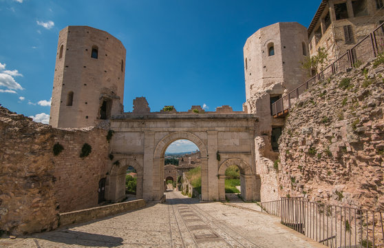 Torri di properzio nel borgo medievale di Spello in Umbria