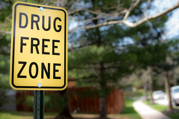 drug free zone sign  - 152727479