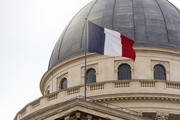Fototapeta na wymiar French flag on the top of Pantheon in Paris