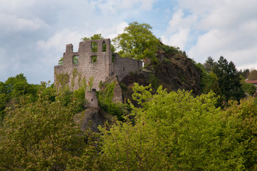 Fototapeta na wymiar burgruine falkenstein am donnersberg