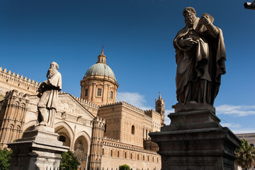 Fototapeta na wymiar PALERMO, ITALY - October 14, 2009: the cathedral church of the Roman Catholic of Palermo, Sicily, Italy