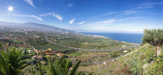 Blick vom Mirador de Humboldt auf das Orotava-Tal mit Teide auf Teneriffa 