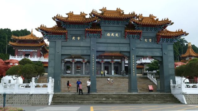 Wenwu Temple exterior with tourists
