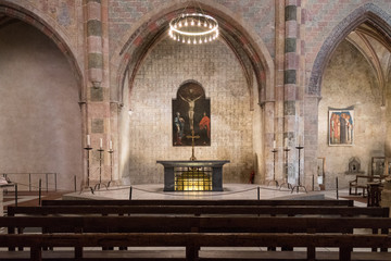 Couvent des Jacobins, Superbe édifice dominicain, célèbre pour ses voûtes gothiques, abritant la tombe de saint Thomas d'Aquin. 
