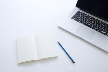 ワークスペース　職場　会社　パソコン　workspace office オフィス