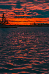カナダ　グレートスレーブ湖の夕景