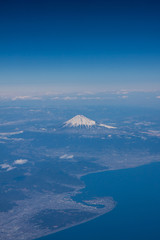 飛行機から眺めた富士山