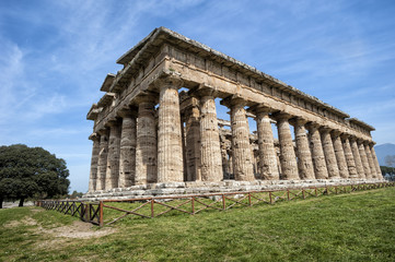 Fototapeta na wymiar Temple of Neptune in paestum, italy
