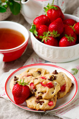 strawberry chocolate chip cookies