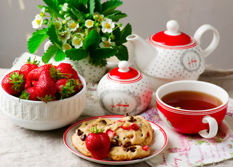strawberry chocolate chip cookies