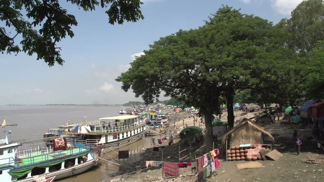 Mandalay, Irrawaddy River overview, working together