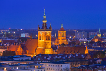 Fototapeta na wymiar Architecture of the old town in Gdansk at dusk, Poland