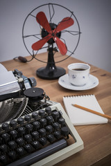 maszyna do pisania- biurko