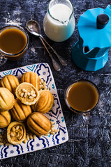 Round nut biscuits
