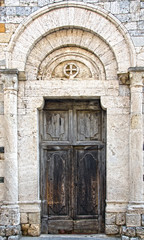 Fototapeta na wymiar Doors of San Gimignano, Italy