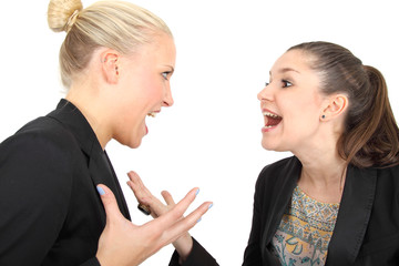 Streit zwischen Frauen am Arbeitsplatz