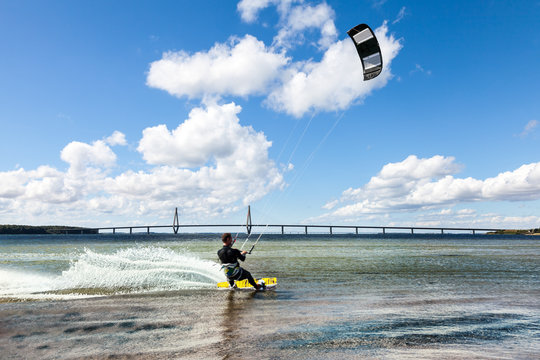 Kitesurfen auf der Ostsee in D&auml;nemark