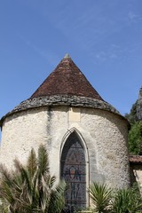 Fototapeta na wymiar La Roque-Gageac,village de Dordogne perché sur la falaise,maisons troglodytes