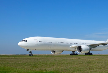 Obraz premium avion de ligne avant décollage