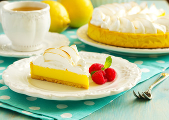 lemon pie with meringue