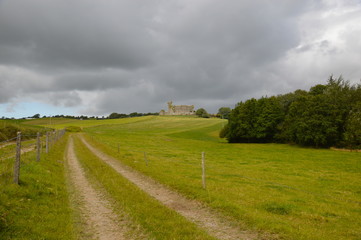 strada che conduce al castello irlandese