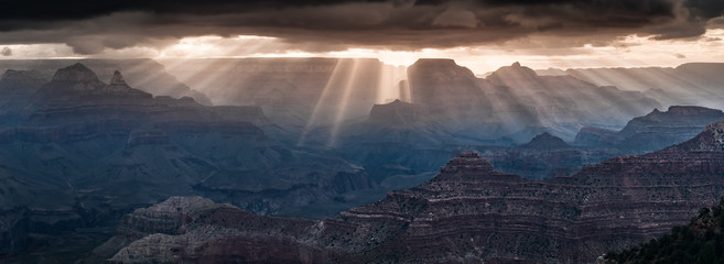 Grand Canyon morning light show