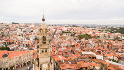 Obraz premium Porto cityscape with famous bell tower of Clerigos Church, Portugal aerial view