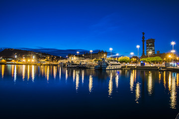 Puerto de Barcelona, España